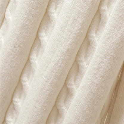 Conjunto de Tres Piezas de Punto Blanco Cómodo para Mujeres con Suéter de Cuello Alto, Chaleco Acolchado y Pantalón de Pierna Ancha Estilo Casual