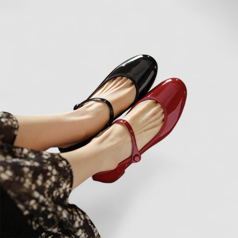 Elegante Zapato de Charol Mary Jane para Mujeres con Punta Redonda, Correa en el Tobillo y Tacón de Bloque