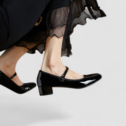 Elegante Zapato de Charol Mary Jane para Mujeres con Punta Redonda, Correa en el Tobillo y Tacón de Bloque
