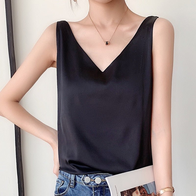 Blusa de satén sin esfuerzo para mujeres con escote en V, sin mangas y estilo relajado y fluido