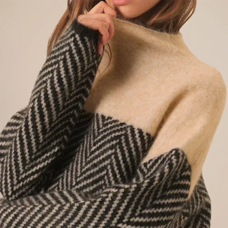 Suéter de Punto Chevron Cómodo para Mujeres con Cuello Alto, Manga Larga, Estilo Oversized y Colorblock