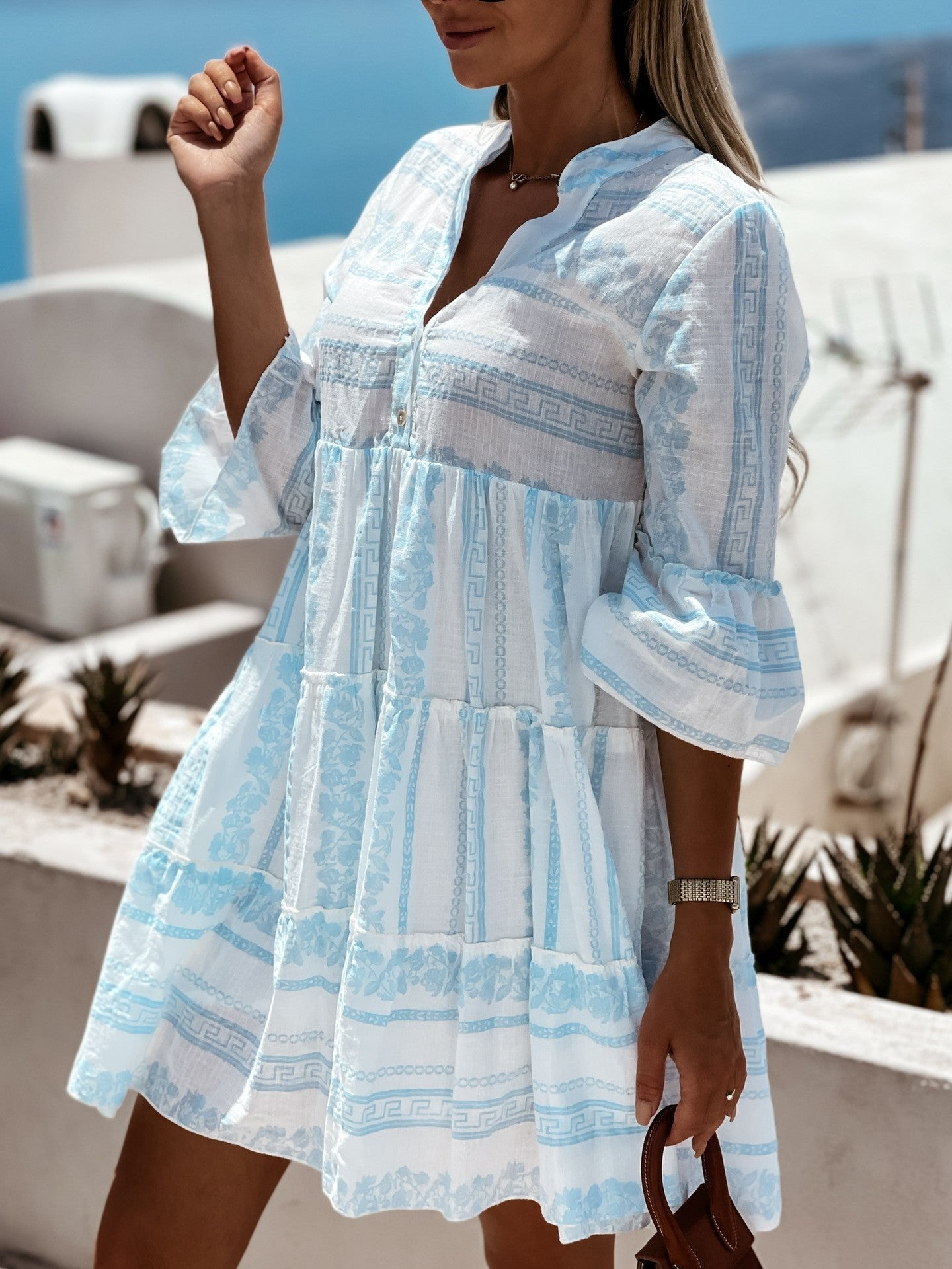 Vestido Mini de Print en Capas Sin Esfuerzo para Mujeres con Escote en V, Manga de Campana y Botones Estilo Bohemio