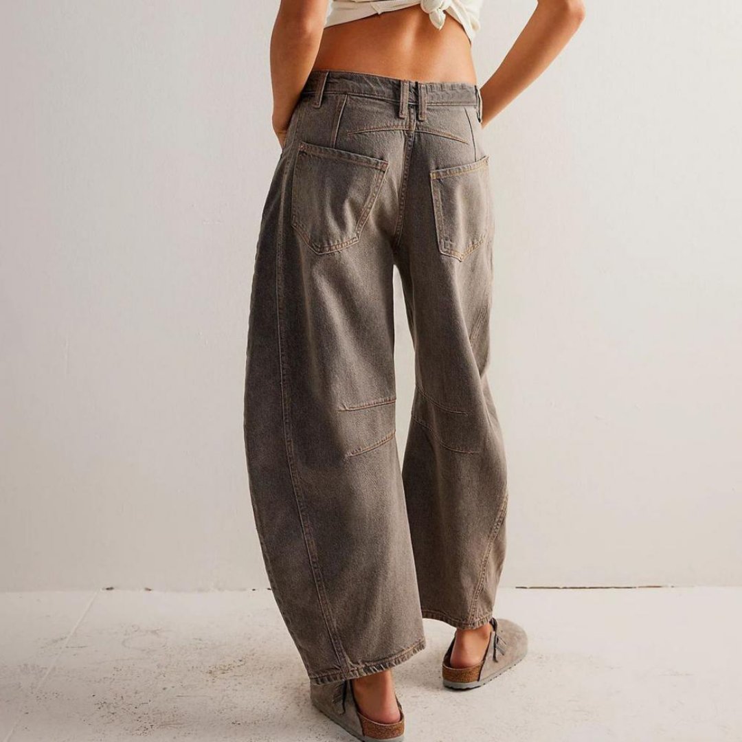 Jeans de Mom Relajados y Sin Esfuerzo para Mujeres en Estilo de Denim con Pierna Barrel Recortada