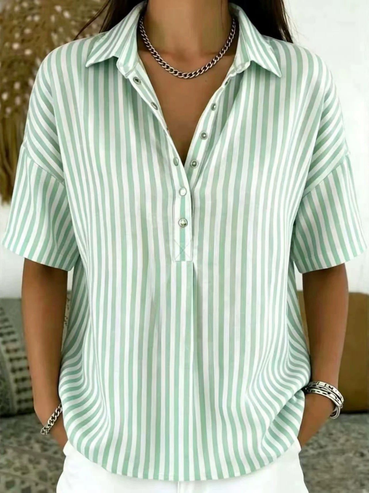 Blusa a Rayas Sin Esfuerzo para Mujeres con Cuello, Manga Corta, Botones Frente, Estilo Casual Relajado