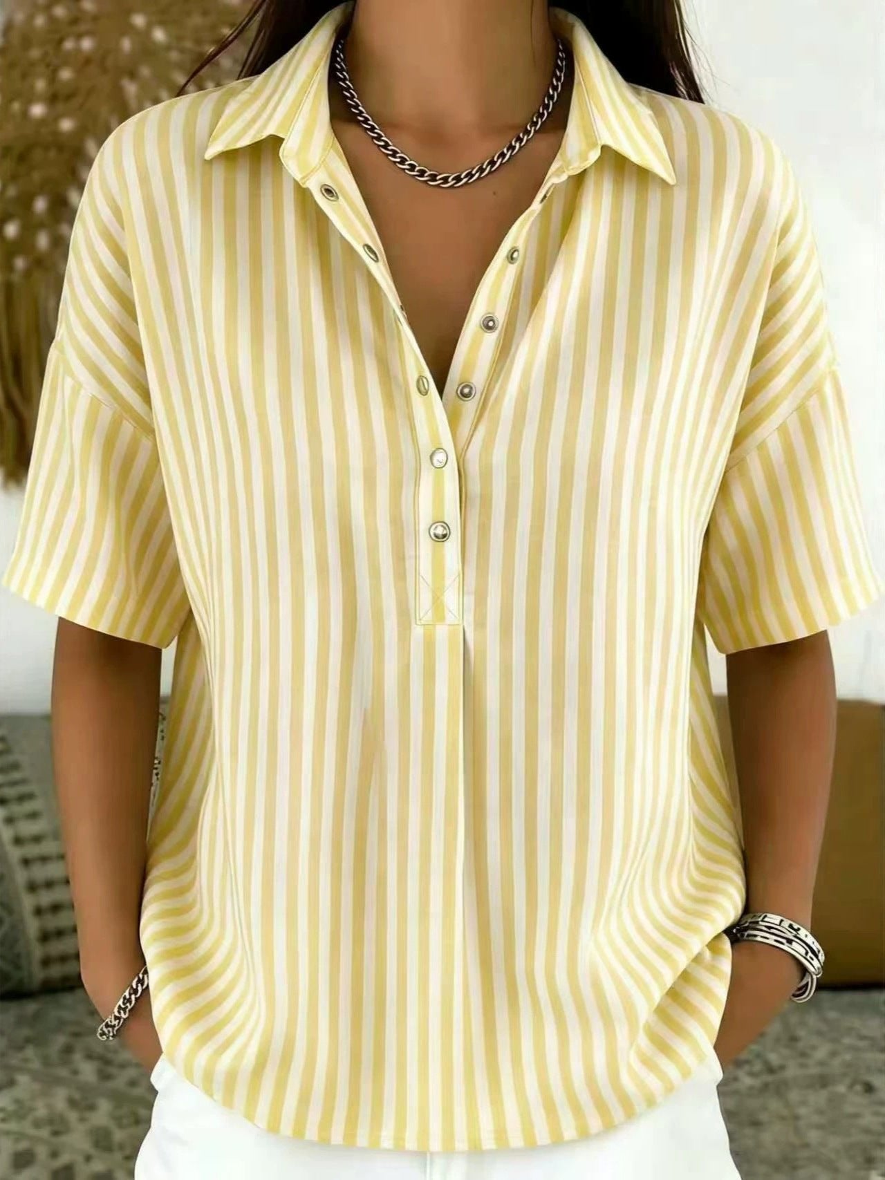 Blusa a Rayas Sin Esfuerzo para Mujeres con Cuello, Manga Corta, Botones Frente, Estilo Casual Relajado