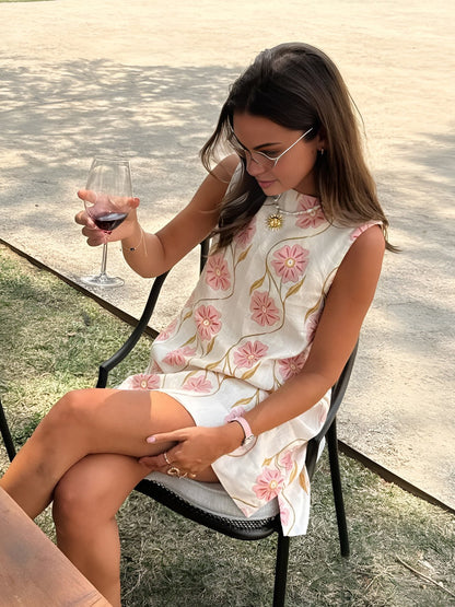 Elegante Vestido Mini de Lino Floral Blanco para Mujeres con Cuello Alto Sin Mangas y Estilo Flowy en Corte A