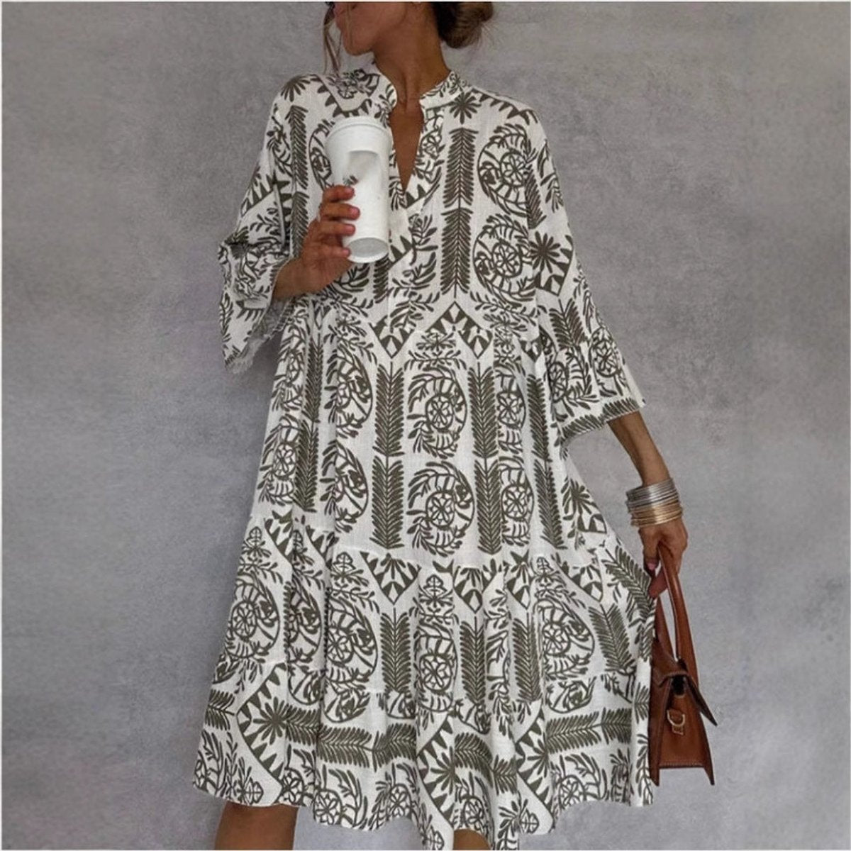 Vestido Midi de Estampado Boho Sin Esfuerzo para Mujeres con Escote en V y Mangas de Campana en Capas