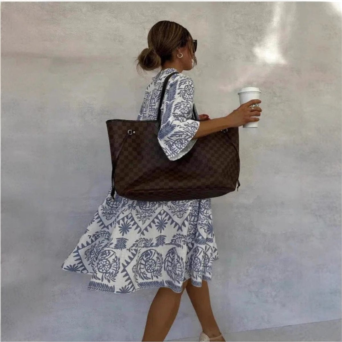 Vestido Midi de Estampado Boho Sin Esfuerzo para Mujeres con Escote en V y Mangas de Campana en Capas