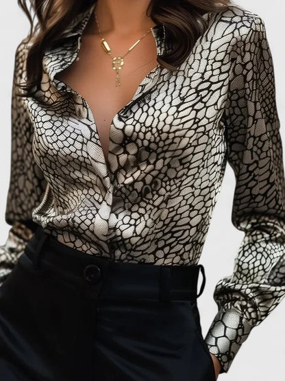 Blusa de Satén con Estampado Animal Elegante para Mujeres con Cuello, Manga Larga, Botones en la Parte Frontal, Estilo Relajado y Sedoso